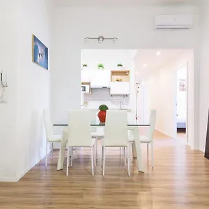 https://hemeras-boutique-homes-exclusive-4bdr-close-to-duomo.italymilanhotels.net