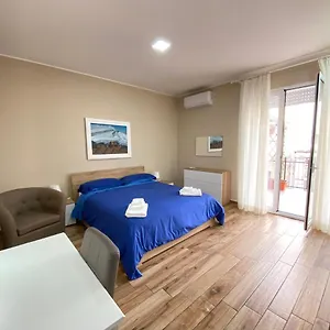 https://violet-house-catania.catania-hotels.net