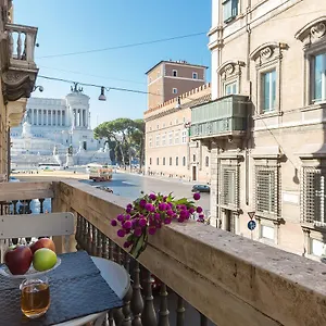 Amazing Piazza Venezia Roma